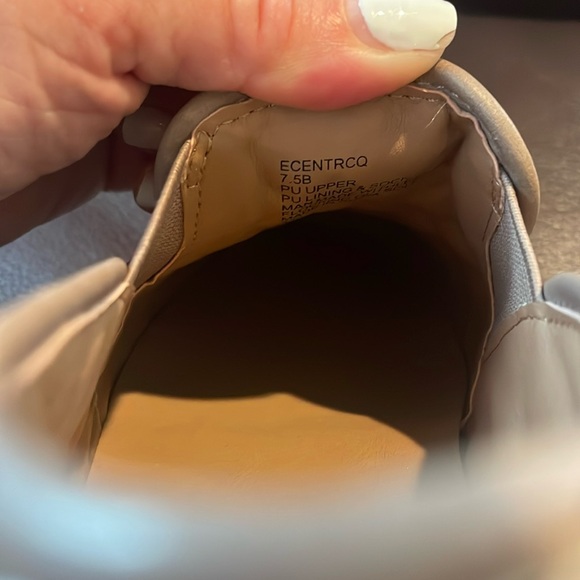 Steve Madden- Taupe Quilted Ecentrcq Sluo On Sneakers- Worn Once- 7 1/2 - Picture 5 of 10